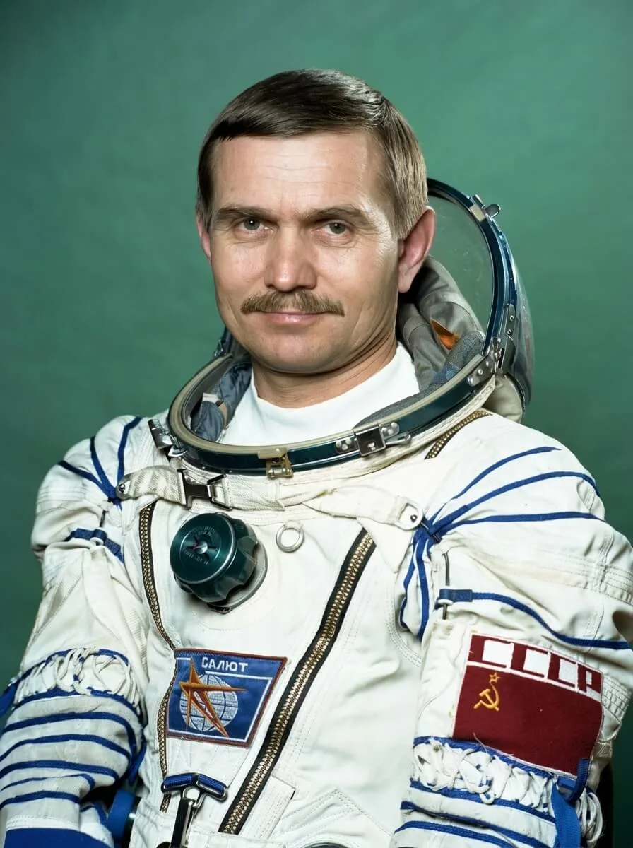 Анатолий Березовой — Лётчик-космонавт СССР