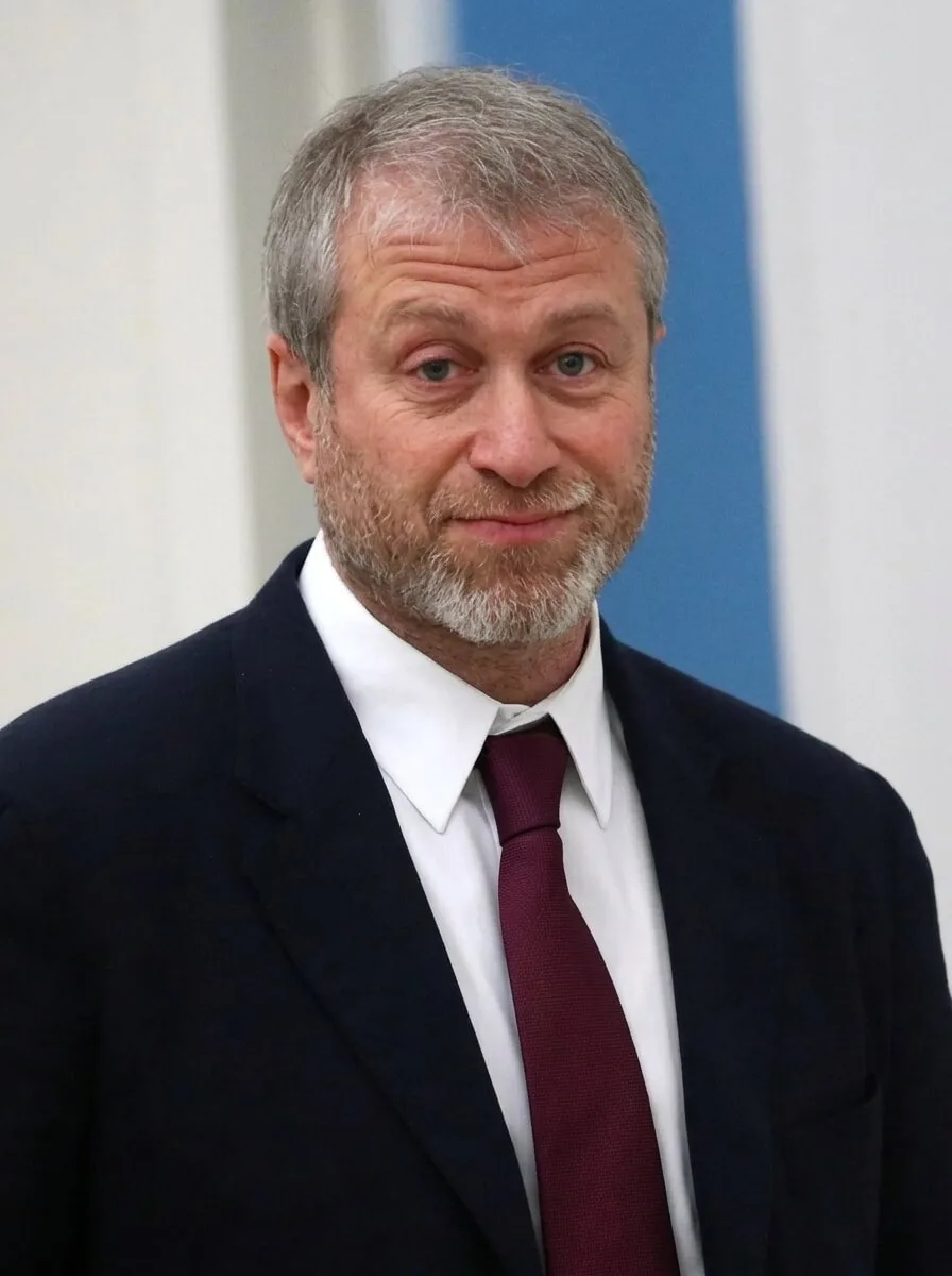 Роман Абрамович — Российский предприниматель, бывший владелец футбольного клуба «Челси», бывший губернатор Чукотского автономного округа